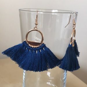 ④ for $7️⃣‼️Navy tassel earring!